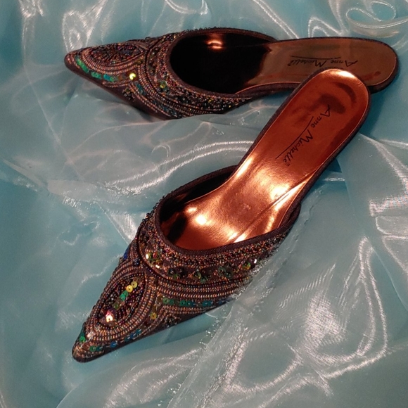 Shoes - Picture 4 of 7